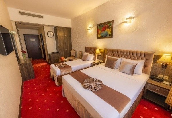 اتاق سه تخته هتل کیانا مشهدرزرو هتل-های