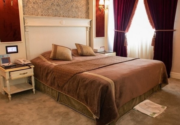اتاق در هتل بین المللی قصر مشهد