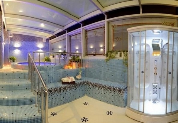 استخر و سونا هتل بین المللی قصر مشهد