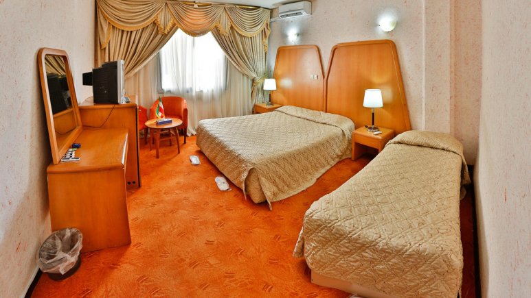 اتاق سه تخته هتل لاله چابهاررزرو هتل-های