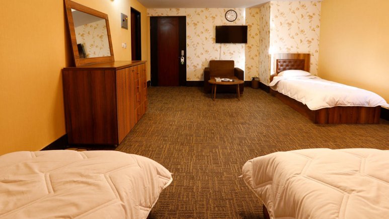 اتاق سه تخته هتل آذین چابهار