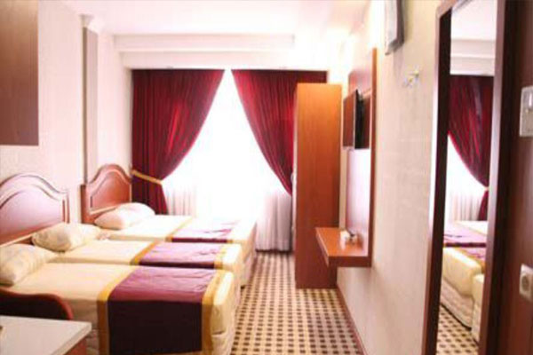 اتاق چهار تخته هتل ماه عسل مشهدرزرو هتل-های
