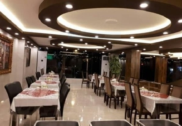 رستوران 2 هتل قصر الوند قشم