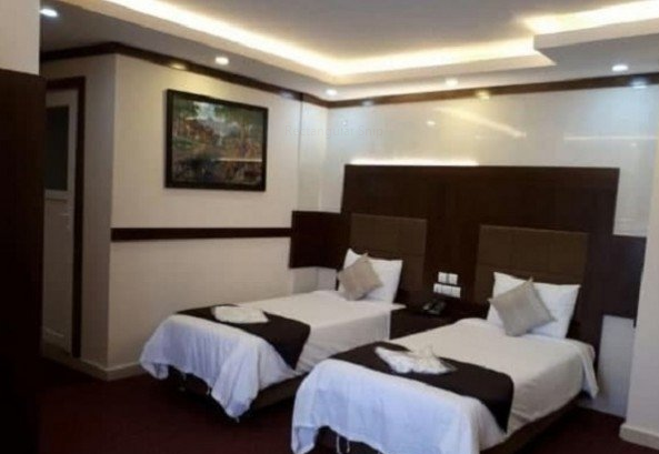 اتاق 2 تخته هتل قصر الوند قشمرزرو هتل-های