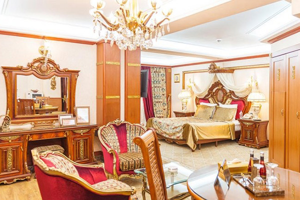 سوئیت در هتل قصر طلایی مشهد