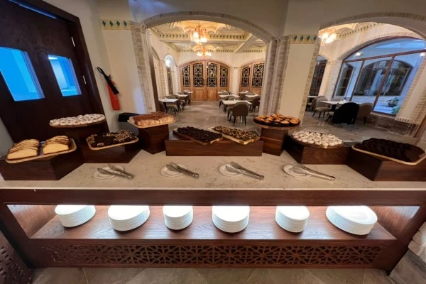 میز صبحانه هتل امیرکبیر کیشرزرو هتل-های