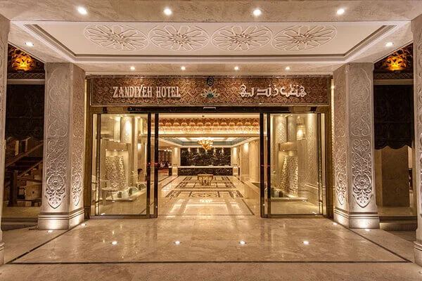 درب ورودی هتل زندیه شیرازرزرو هتل-های