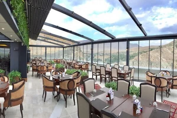 رستوران هتل بزرگ شیراز