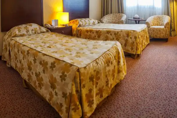 اتاق-2-تخته-هتل-لاله-تهرانرزرو هتل-های