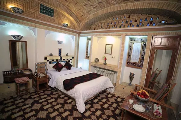 رستوران هتل مشیر الممالک یزد