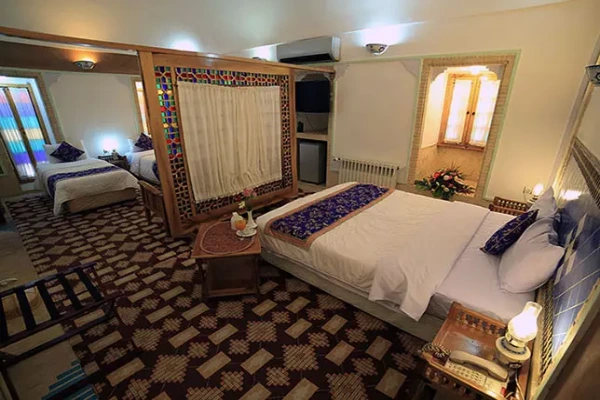 اتاق سه تخته مشیر الممالک یزدرزرو هتل-های