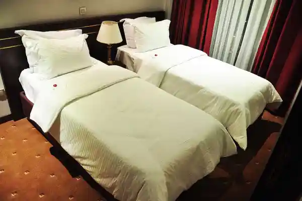 اتاق-2-تخته-هتل-تاج-محل-تهرانرزرو هتل-های