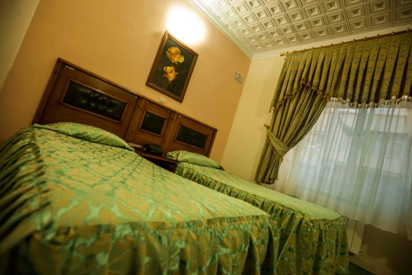 اتاق دو تخته توئین هتل سعدی تهرانرزرو هتل-های