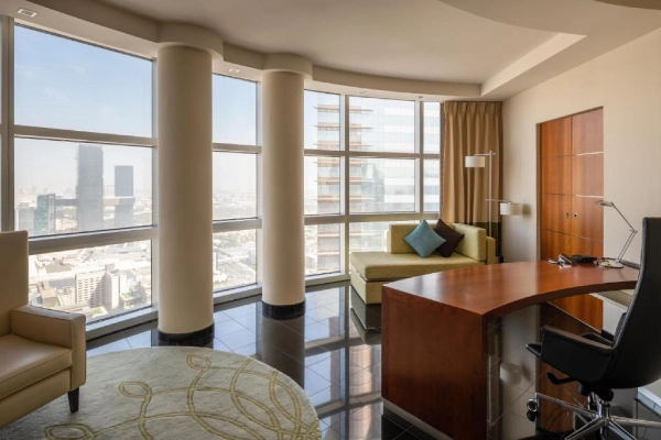 استخر روباز هتل جمیرا امارات تاورز دبیرزرو هتل-های