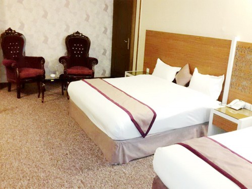 اتاق سه تخته نقره ای